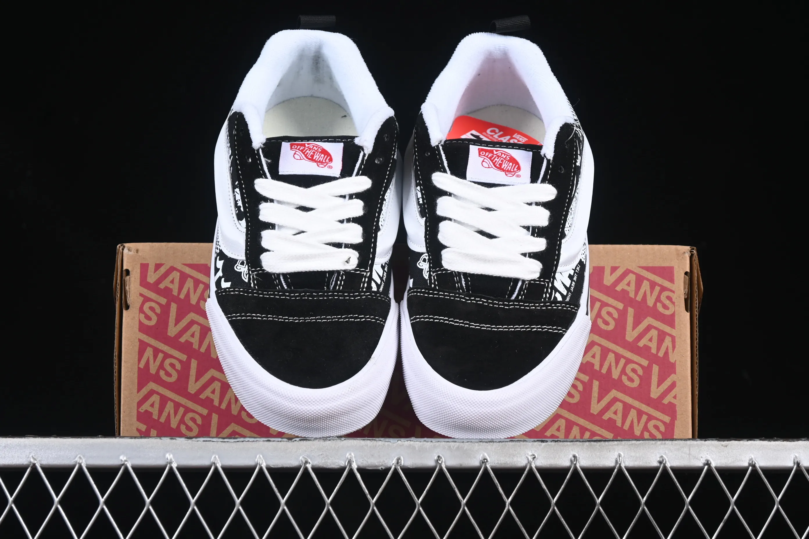 All categories Vans Vans series Vans Low Vans low-top Vans Knu Skool Comfortable and fashionable non-slip wear-resistant low-top casual bread shoes VN000CS0239